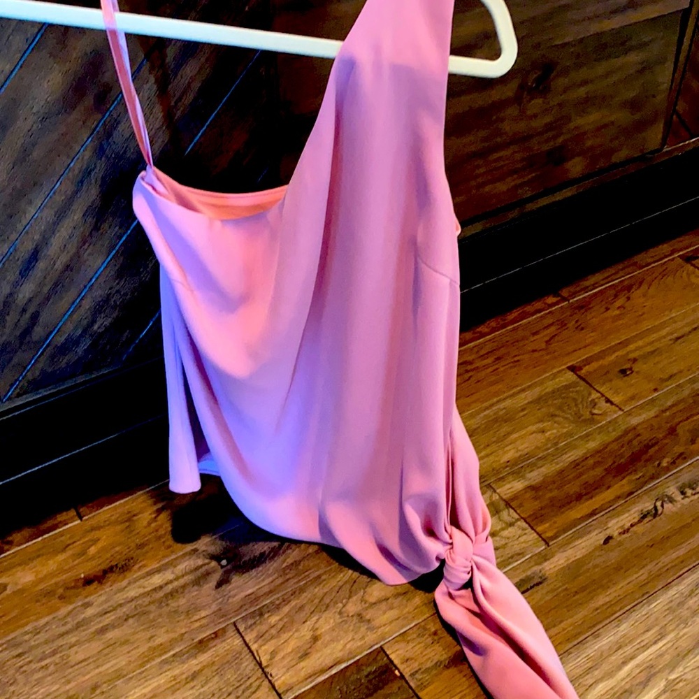 One shoulder top